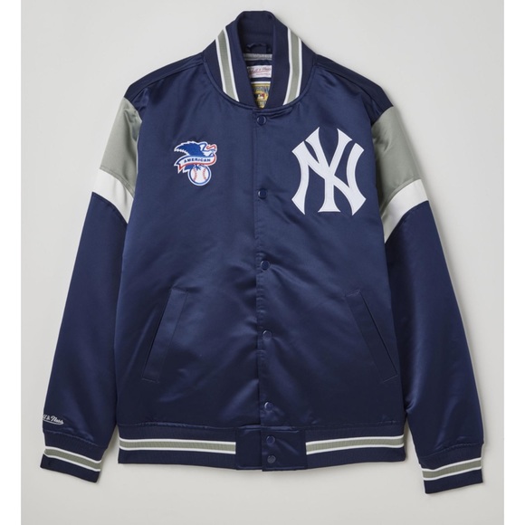 Mitchell & Ness New York Yankees MLB Heavyweight Satin Jacket - Picture 3 of 11